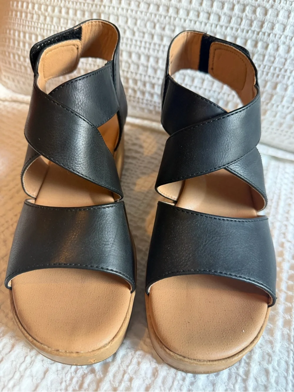 Women’s b.o.c. Born Concept wedge sandals Sz 9